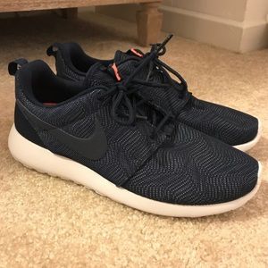 Nike Roshe Run Sneakers
